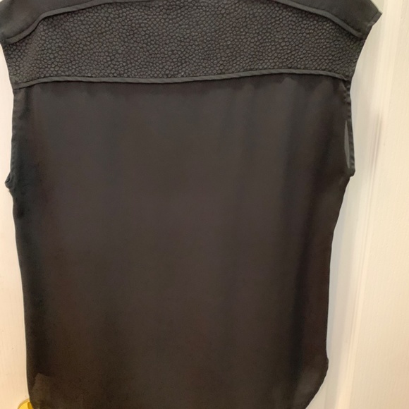 Sleeveless top - Picture 3 of 3